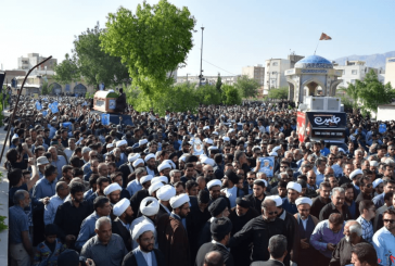 مراسم تشییع و تدفین امام جمعه شهید شهرستان کازرون با حضور انبوه مردم و مسئولان