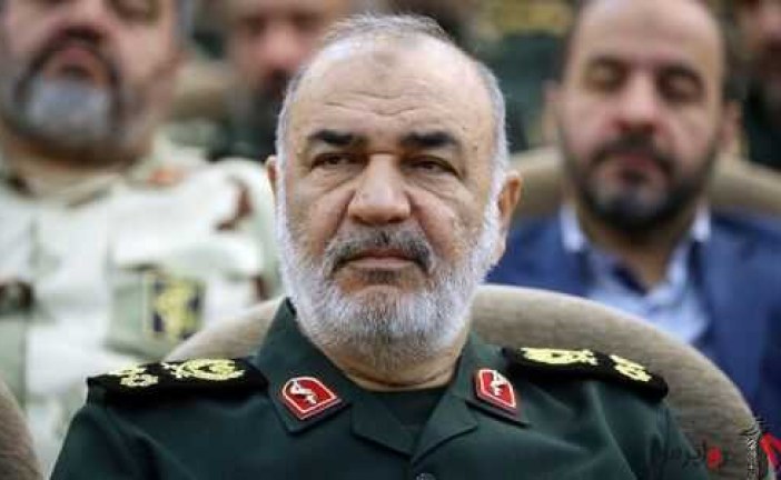 “سردار سلامی ” : راهبرد دفاعی ایران در صورت خطای محاسباتی دشمنان تهاجمی می‌شود.
