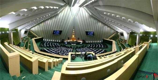 تقاضای ۲۹ نماینده برای سلب عضویت علیرضا رحیمی از هیات رئیسه بخاطر اظهاراتش درباره سپاه