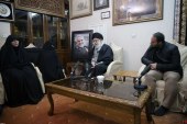 رهبر انقلاب در منزل سردار سپهبد شهید سلیمانی حضور یافتند