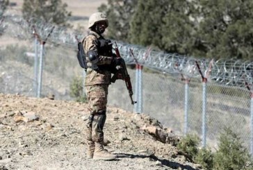 تیم حصارکشی پاکستان در نوار مرزی بلوچستان مورد حمله قرار گرفت