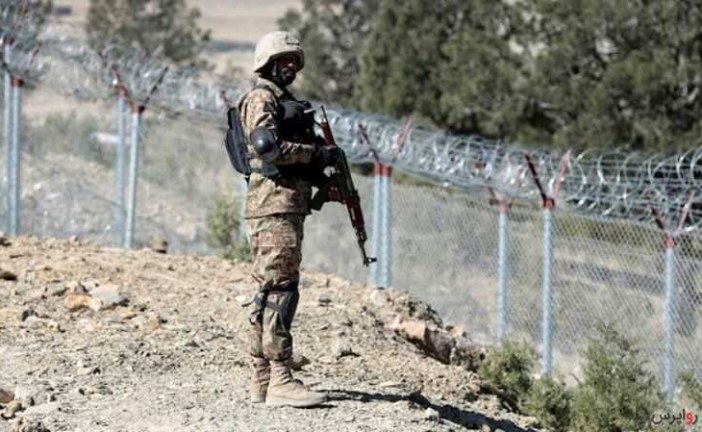 تیم حصارکشی پاکستان در نوار مرزی بلوچستان مورد حمله قرار گرفت