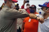 حضور مقامات ونزوئلایی و سفیر ایران در کنار نفتکش «فورچون»