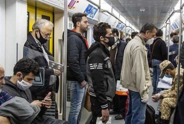 امکان رعایت فاصله گذاری اجتماعی و تبعیت از پروتکل‌ها در مترو نیست