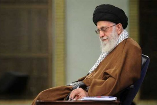 رهبر انقلاب: گذشت زمان هرگز نخواهد توانست یاد شهیدان عزیز را از خاطر ملت ایران بزداید