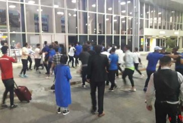 درگیری فیزیکی شدید بازیکنان استقلال با لیدرها در فرودگاه