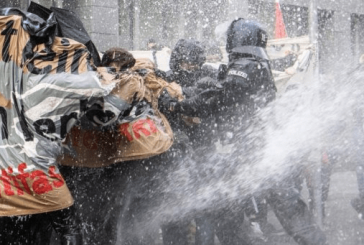 برخورد خشن پلیس با معترضان به محدودیت‌های کرونایی در انگلیس و آلمان
