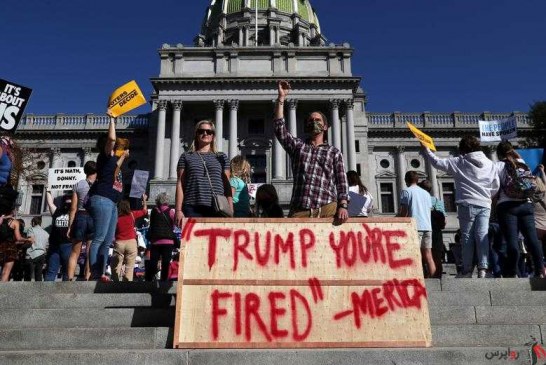 تجمع اعتراضی مقابل کاخ سفید / معترضان: ترامپ رئیس جمهور جعلی تو اخراجی !