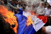 تظاهرات ضدفرانسه؛ مردم «مالی» هم تصاویر ماکرون را آتش زدند