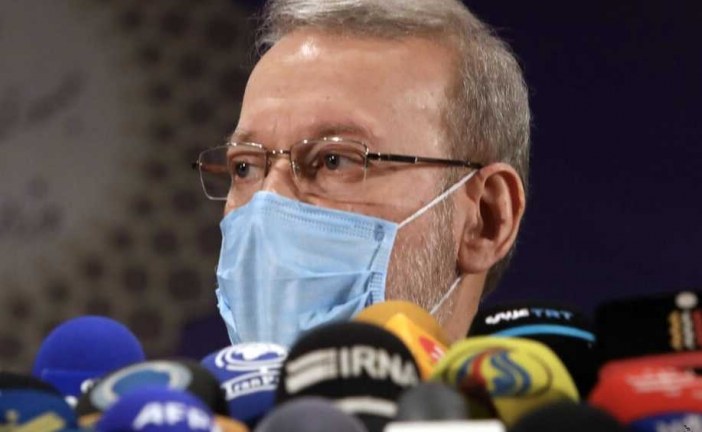 لاریجانی : مسئله امروز ایران با اقدامات نمایشی و پوپولیستی قابل حل نیست