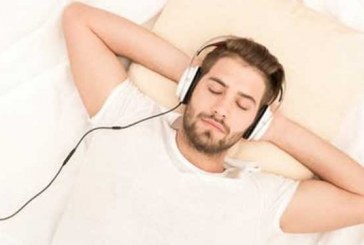 محققان: موسیقی قبل از خواب را ترک کنید