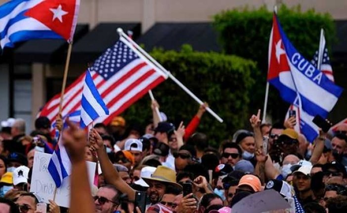 هاوانا: آمریکا برای سازماندهی اعتراضات در کوبا به معترضان پول می‌دهد