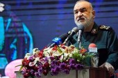 سرلشکر سلامی: ‌ایران است که آمریکا را مدیریت می‌کند/ از هیچ قدرتی نمی‌ترسیم