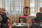کرزی در دیدار با معاون سفیر ایران: مردم توان جنگی جدید ندارند/ طالبان زمینه مشارکت مردم در دولت را فراهم کند