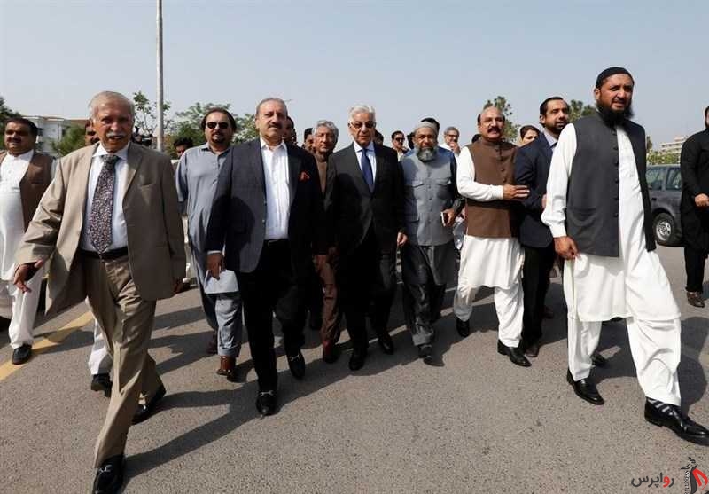 درخواست عمران‌خان از رئیس‌جمهور پاکستان برای انحلال پارلمان