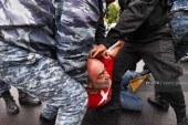 اعتراضات در ارمنستان به خشونت کشیده شد