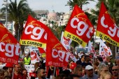 تداوم اعتصاب ها در فرانسه/ کابوس تکرار جنبش جلیقه زردها برای مکرون