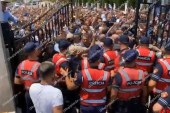 حمله پلیس آلبانی به مقر منافقین به دلیل عدم رعایت تعهدات