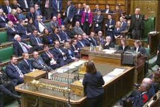 جنگ غزه پارلمان انگلیس را به آشوب کشید/افزایش فشارها برای کناره‌گیری رئیس مجلس عوام
