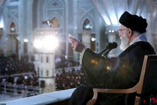 رهبر معظم انقلاب در حرم حضرت امام خمینی(ره) سخنرانی می‌کنند